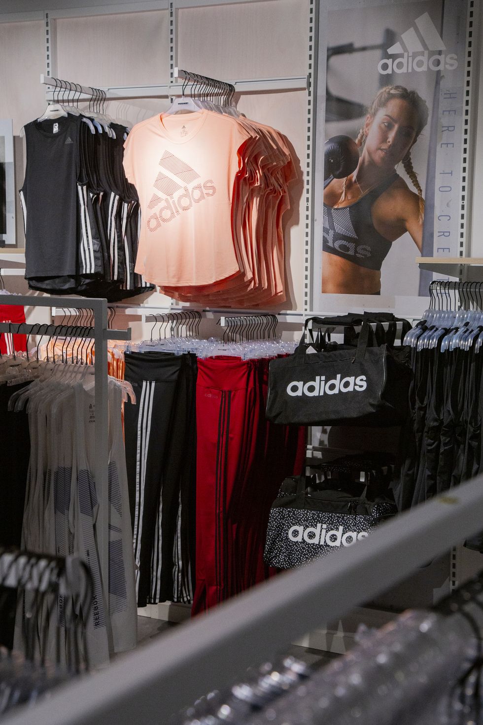 Sportfack besöker Intersports flaggskeppsbutik i Stockholms city