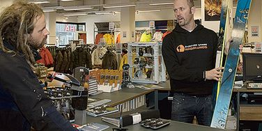 Specialist i ny kostym