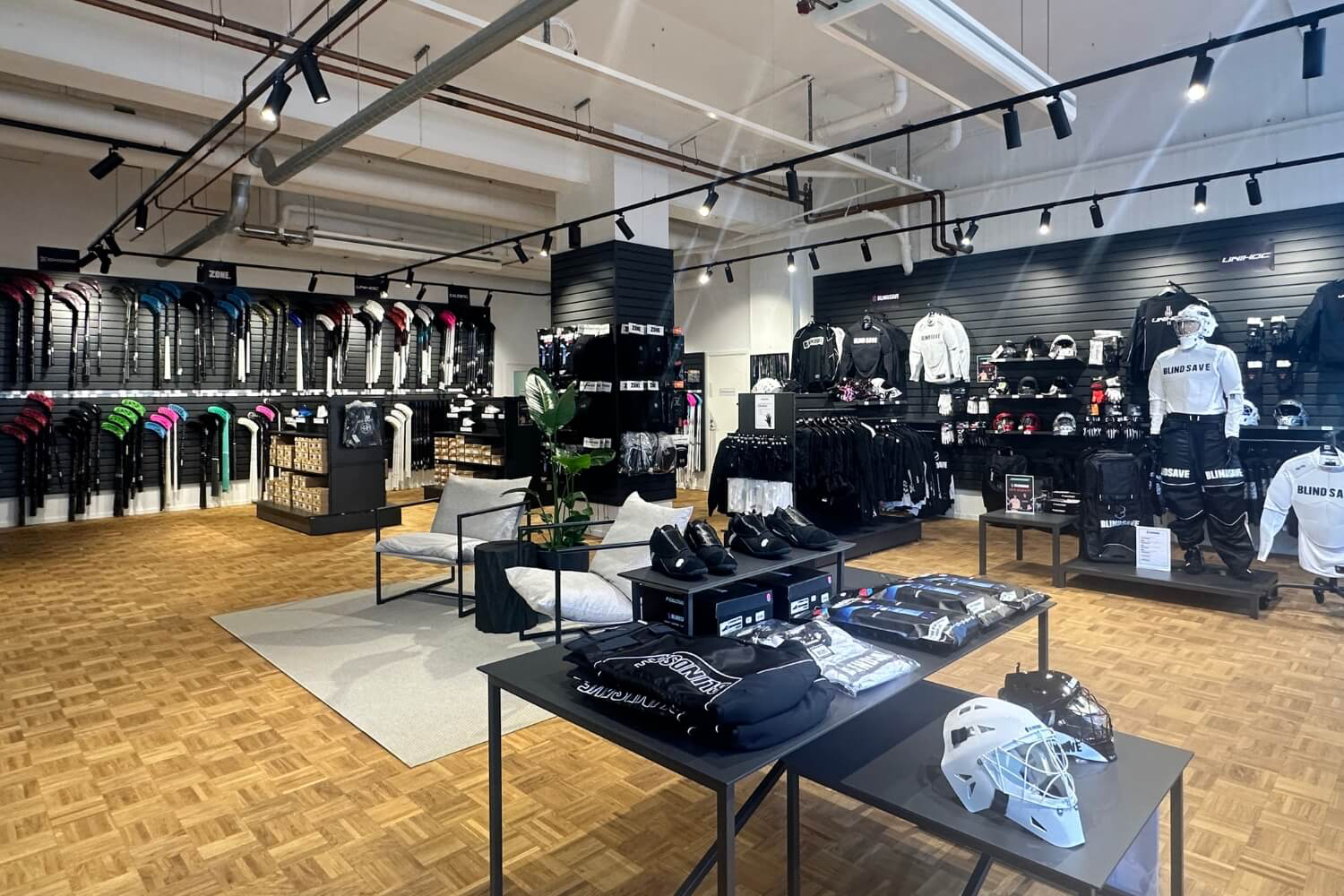 Innebandy24 har öppnat butik i Bromma: “Strategisk satsning”