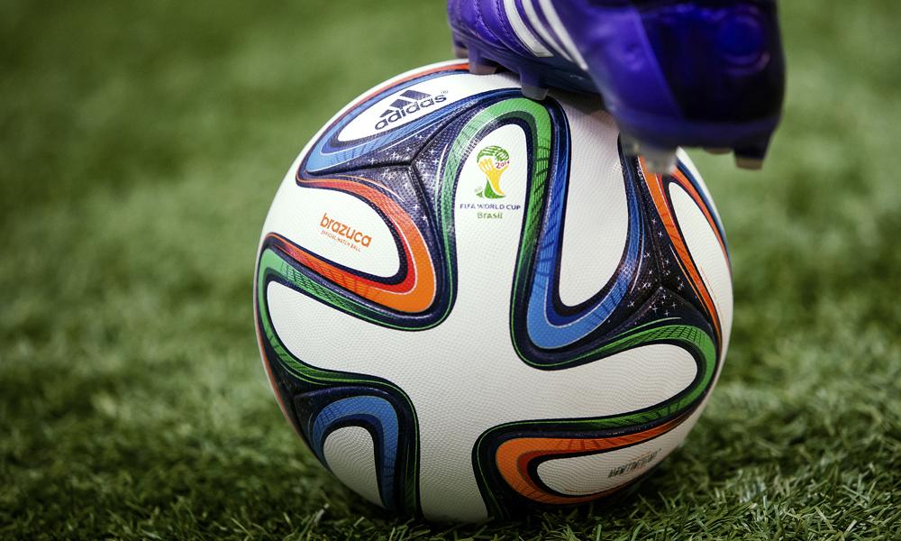 VMbollen har landat. Säg hej till Brazuca! Sportfack